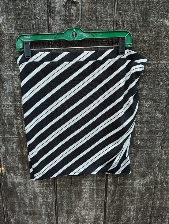 Victoria's Secret Dresses & Skirts - Victoria's Secret Black and White Diagonal Stripe Skirt